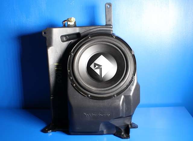 Bilstereo sub-woofer til Mitsubishi Outlander, 2012-2015 (Type III, Fase 1) (MITSUBISHI|8720A141)