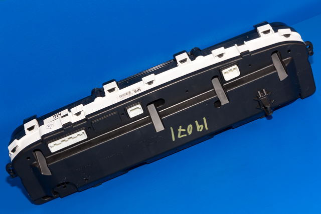 Instrumentpanel til Toyota Prius +7 2012-2020 (Type III) (stasjonsvogn) (stasjonsvogn) (TOYOTA|83800-47841|)