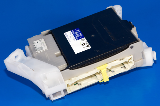 Styreenhet diverse til Toyota Prius +7 2012-2020 (Type III) (stasjonsvogn) (stasjonsvogn) (DENSO|238000-4351|89221-47242|)