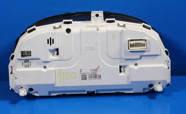 Instrumentpanel til Mitsubishi Outlander 2012-2015 (Type III, Fase 1)  (MITSUBISHI|8100B897|)