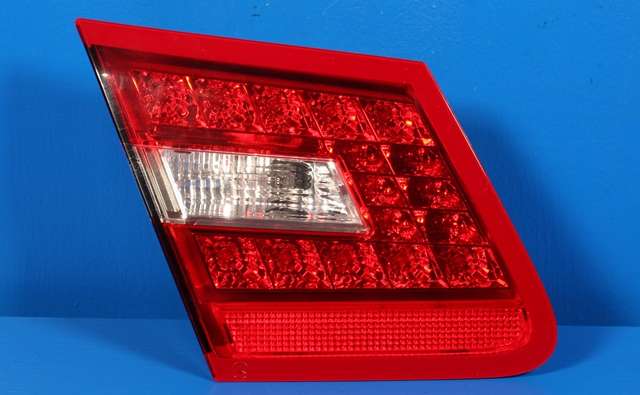 Baklykt venstre indre til Mercedes E-Klasse, Coupe/Cab, 2009-2013 (Fase 1) (C207) (C207) (MERCEDES|A 207 820 03 64)