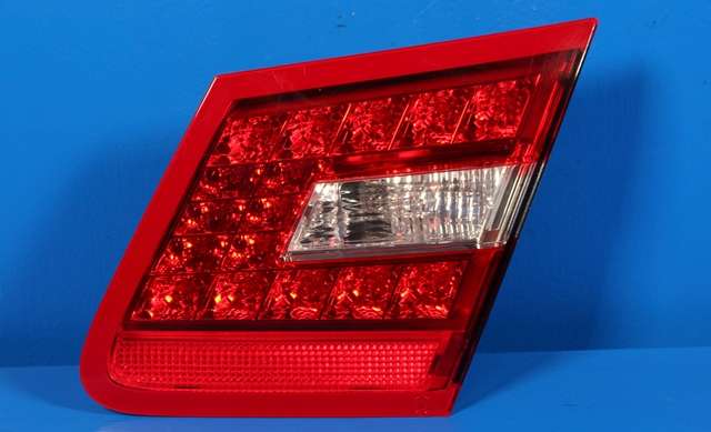 Baklykt høyre indre til Mercedes E-Klasse, Coupe/Cab, 2009-2013 (Fase 1) (C207) (C207) (MERCEDES|A 207 820 04 64)