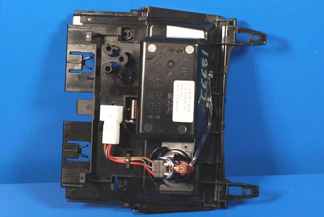 Dashbord askebeger til Mercedes E-Klasse, Coupe/Cab 2009-2013 (Fase 1) (C207) (C207) (MERCEDES|A 204 680 13 50|)
