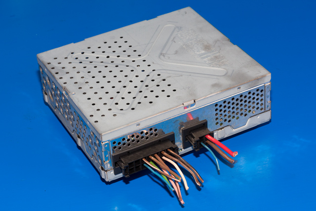 Bilstereo forsterker til Mercedes E-Klasse 2002-2006 (Fase 1) (W211) (W211) (BECKER|BE 6031|A 211 870 24 89|)