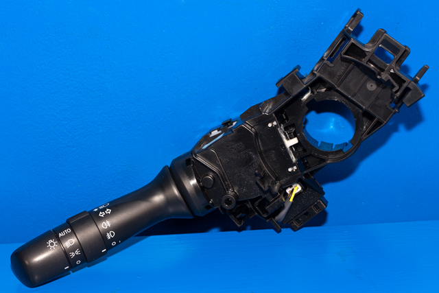 Bryter blink til Toyota Auris 2010-2012 (Type I, Fase 2) (TOYOTA|17F613-02331|)