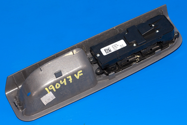 Bryter ruteheis førerdørspanel til Volvo V50 2007-2012 (Fase 2)  (VOLVO|30773210|)