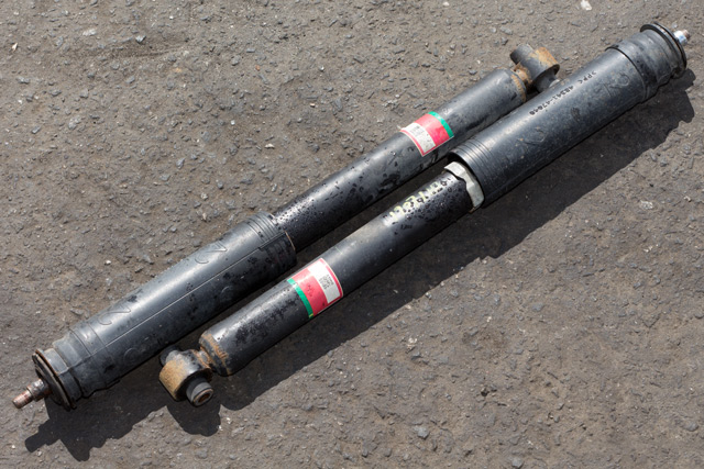 Støtdemper bak til Toyota Prius +7, 2012-2020 (Type III) (stasjonsvogn) (stasjonsvogn)