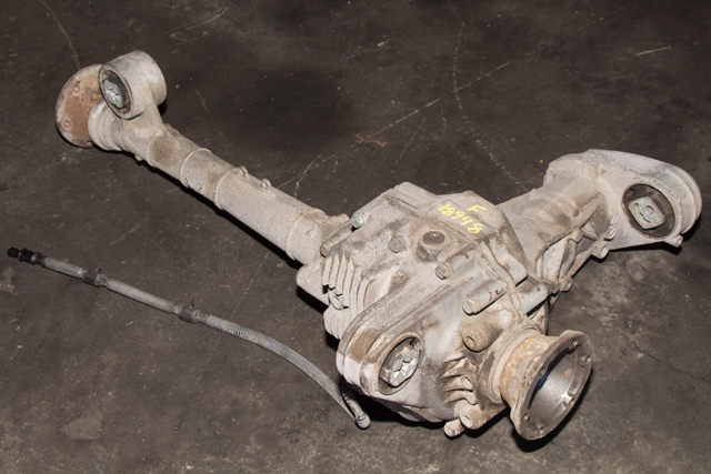 Kardang klokke foran til VW Amarok 2010-2016 (Type I, Fase 1)  (VAG|0C1 409 505 P|)