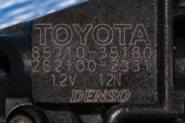 Ruteheis høyre foran til Toyota Verso-S 2011-2015 (COMBI) (COMBI) (DENSO|262100-2331|85710-35180|)