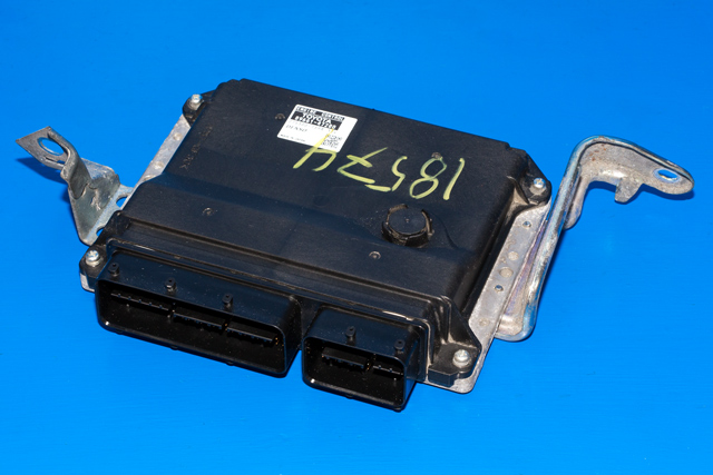 Styreenhet motor til Toyota Prius, 2009-2016 (Type III) (COMBI) (COMBI) (DENSO|275300-7394)