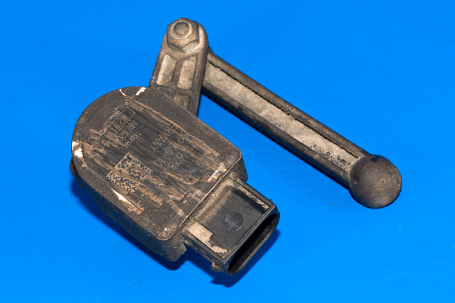 Sensor nivå til BMW X3, 2010-2017 (F25) (F25) (BMW|6 784 072)
