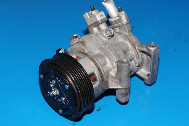 Aircondition kompressor til Ford Transit Courier, 2014-2018 (Type I, Fase 1)  (FORD|E3B1-19D629-AA)
