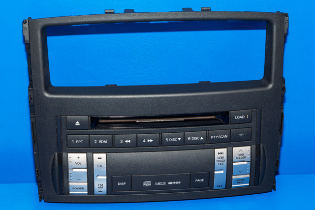 Bilstereo betjeningspanel til Mitsubishi Pajero, 2007-2016 (Type IV, Fase 1)  (MITSUBISHI|8002A256)