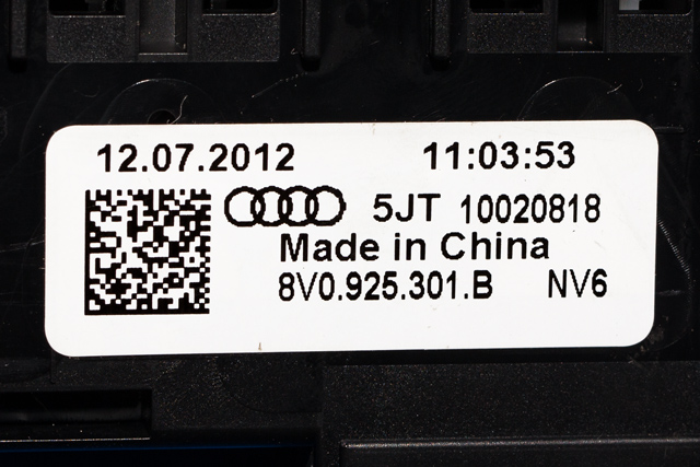 Bryter nødblink til Audi A3 2012-2016 (Type III, Fase 1)  (VAG|8V0 925 301 B|)