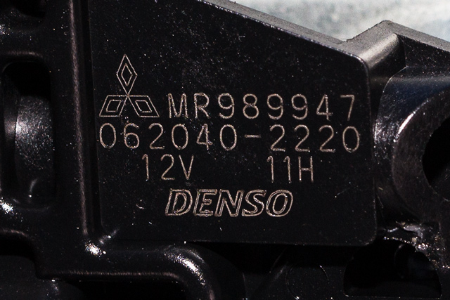 Ruteheis høyre foran til Mitsubishi Pajero 2007-2016 (Type IV, Fase 1)  (DENSO|062040-2220|MR989947|)
