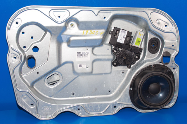 Ruteheis venstre foran til Ford Kuga 2008-2012 (Type I) (FORD|7M5T-14B533-AG|)