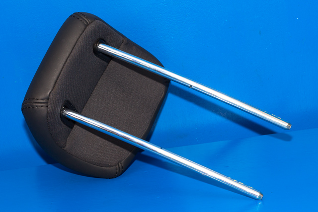 Nakkestøtte bak midtre til Ford Kuga 2008-2012 (Type I)  