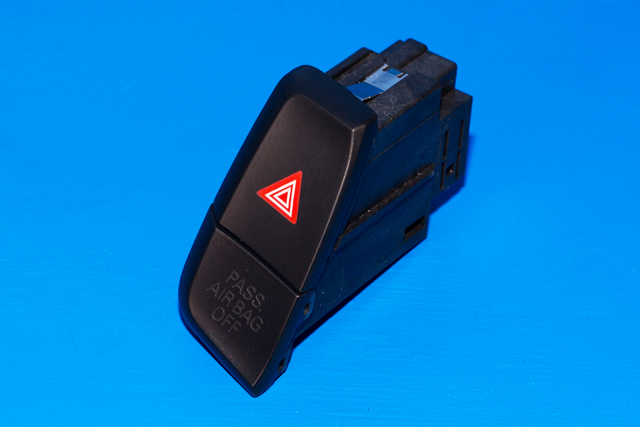 Bryter nødblink til Audi A4, 2007-2014 (Type IV) (B8) (B8) (VAG|8K1 941 509 A)