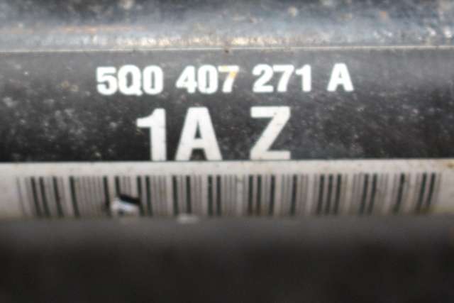 Drivaksel venstre foran, bensin/manuell til Audi A3 2012-2016 (Type III, Fase 1)  (VAG|5Q0 407 271 A|)