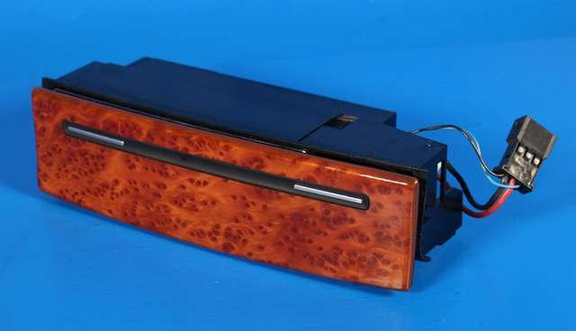 Dashbord askebeger til Audi A8, 2003-2010 (Type II)  (VAG|4E0 857 951 C)