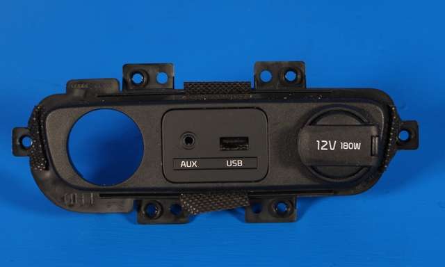 Dashbord diverse til Kia Sportage, 2010-2016 (Type III)  (KIA|96110-3W700)
