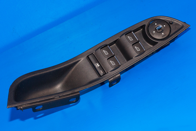Bryter ruteheis førerdørspanel til Ford Focus, 2011-2014 (Type III, Fase 1) (FORD|AM5T-14A132-CA)