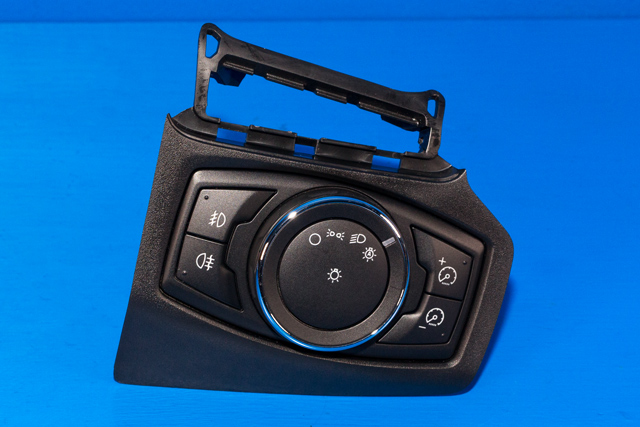 Bryter lys til Ford Focus 2011-2014 (Type III, Fase 1) (FORD|BM5T-13A024-EC|)