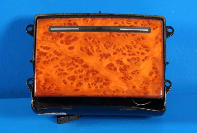 Dashbord myntrom til Audi A8, 2003-2010 (Type II)  (VAG|4E1 858 601 A)