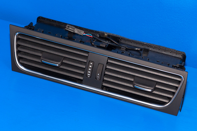 Dashbord friskluftdyse midtkonsoll til Audi A5, 2007-2016 (Type I)  (VAG|8T1 820 951 C)