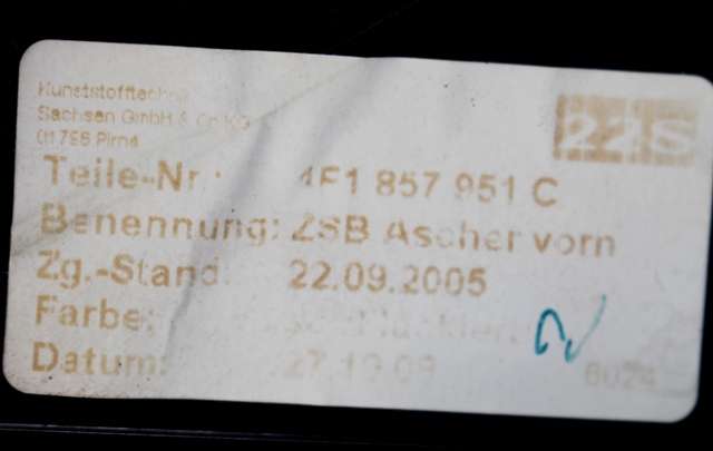 Dashbord askebeger til Audi A6 2008-2011 (Type III, Fase 2) (C6) (C6) (VAG|4F1 857 951 C|)