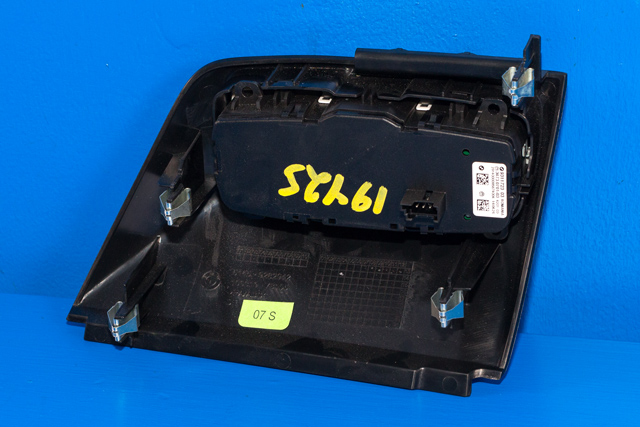 Bryter lys til BMW i3 2013-2022 (BMW|9 311 723|)