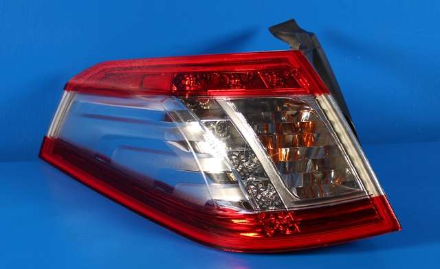 Baklykt venstre ytre til Peugeot 508, 2011-2014 (Type I, Fase 1)  (PEUGEOT|96 867795 80)