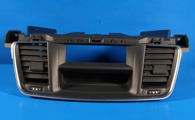 Dashbord friskluftdyse midtkonsoll til Peugeot 508 2011-2014 (Type I, Fase 1)