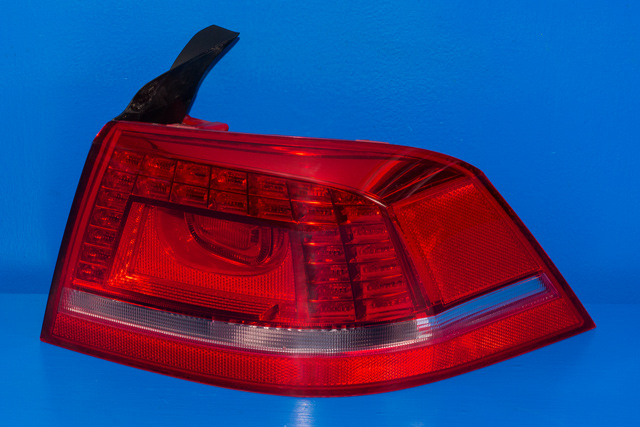 Baklykt høyre ytre til VW Passat, 2011-2015 (B7) (B7) (VAG|3AE 945 208 B)