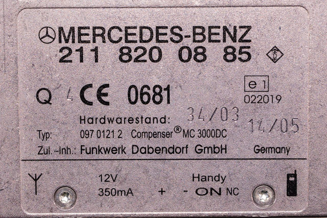 Antenne forsterker til Mercedes E-Klasse 2002-2006 (Fase 1) (W211) (W211) (MERCEDES|211 820 08 85|)