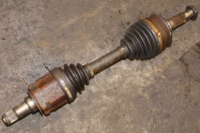 Drivaksel høyre foran, diesel/manuell til Toyota Hilux, 2006-2011