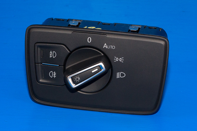 Bryter lys til VW Passat 2015-2019 (Fase 1) (B8) (B8) (VAG|3G0 941 633 H|)