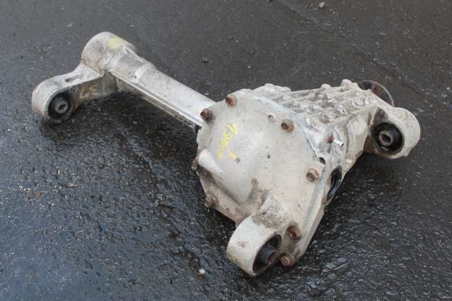Kardang klokke foran til Nissan Navara 2005-2010 (Fase 1) (D40) (D40)
