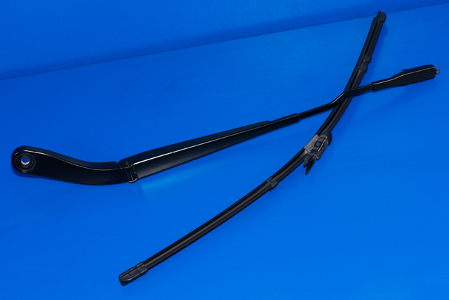 Viskerarm frontrute høyre til Ford C-Max, 2010-2015 (Type II, Fase 1)  (FORD|AM51-17526-AB)
