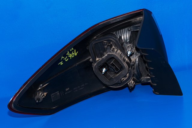 Baklykt høyre ytre til Ford C-Max 2010-2015 (Type II, Fase 1) (FORD|AM51-13404-BF|)