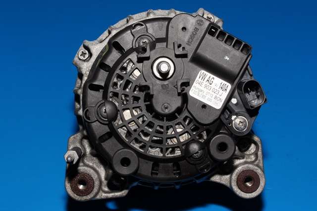 Dynamo til VW Golf VII 2012-2017 (Fase 1) (BOSCH|F 000 BL0 805|04E 903 023 J. 14 VOLT - 140 AMP|)