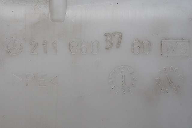 Spylertank foran til Mercedes E-Klasse 2006-2009 (Fase 2) (W211) (W211) (MERCEDES|211 860 37 60|)