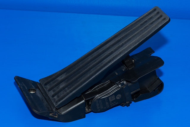 Pedal gass til BMW X1 2009-2015 (E84) (E84) (HELLA|6PV 010 435-31|35.42-6 853 175|)