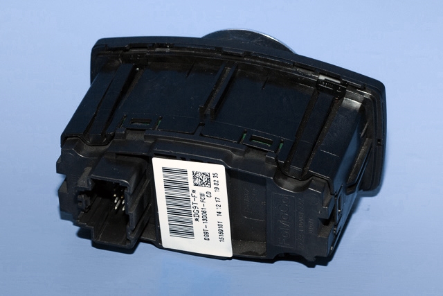 Bryter lys til Ford Mondeo 2014-2019 (Type V, Fase 1) (FORD|DG9T-13D061-FCW|)