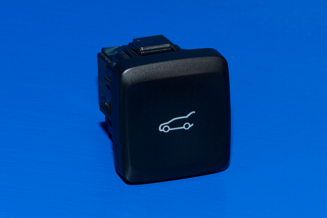 Bryter baklukeåpner til Ford Mondeo, 2014-2019 (Type V, Fase 1)  (FORD|DG9T-19B514-AAW)