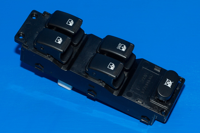 Bryter ruteheis førerdørspanel til Hyundai i10, 2008-2013 (Type I)