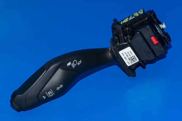 Bryter blink til Ford Mondeo, 2014-2019 (Type V, Fase 1)  (FORD|EG9T-13335-BAW)