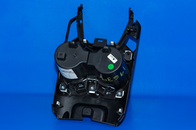 Dashbord koppholder til Ford Mondeo 2014-2019 (Type V, Fase 1)  (FORD|DS73-F13560-A|)