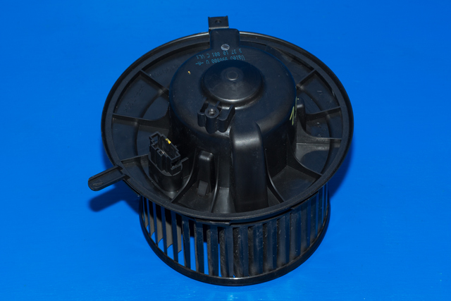 Varmeapparat motor til VW Caddy 2010-2015 (Type III, Fase 2) (VAG|1K1 819 015 C|)
