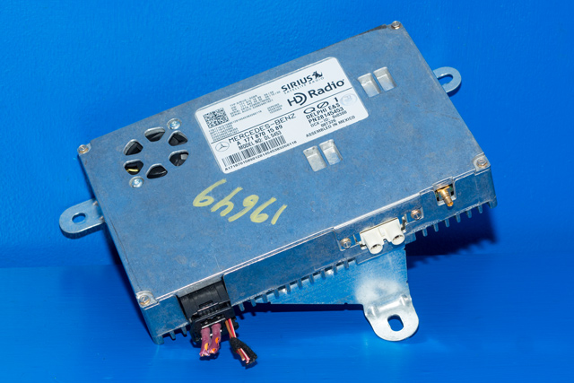 Antenne forsterker til Mercedes GL, 2006-2012 (X164) (X164) (MERCEDES|A 171 870 15 89)